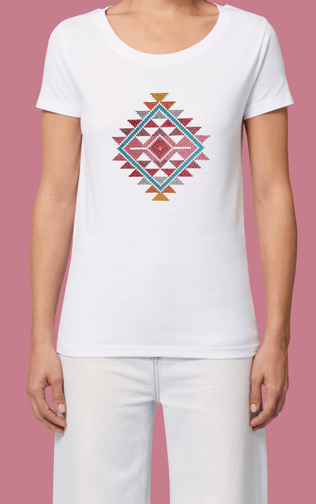 Дамска тениска с шевица Канатица бродерия