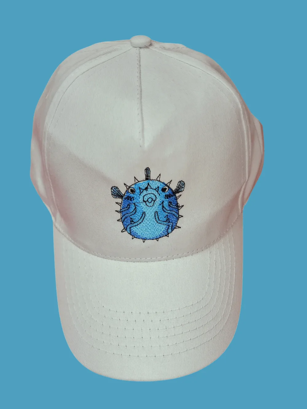 Шапка с бродерия Риба балон