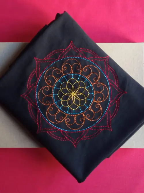 Дамска тениска с бродерия Мандала 3