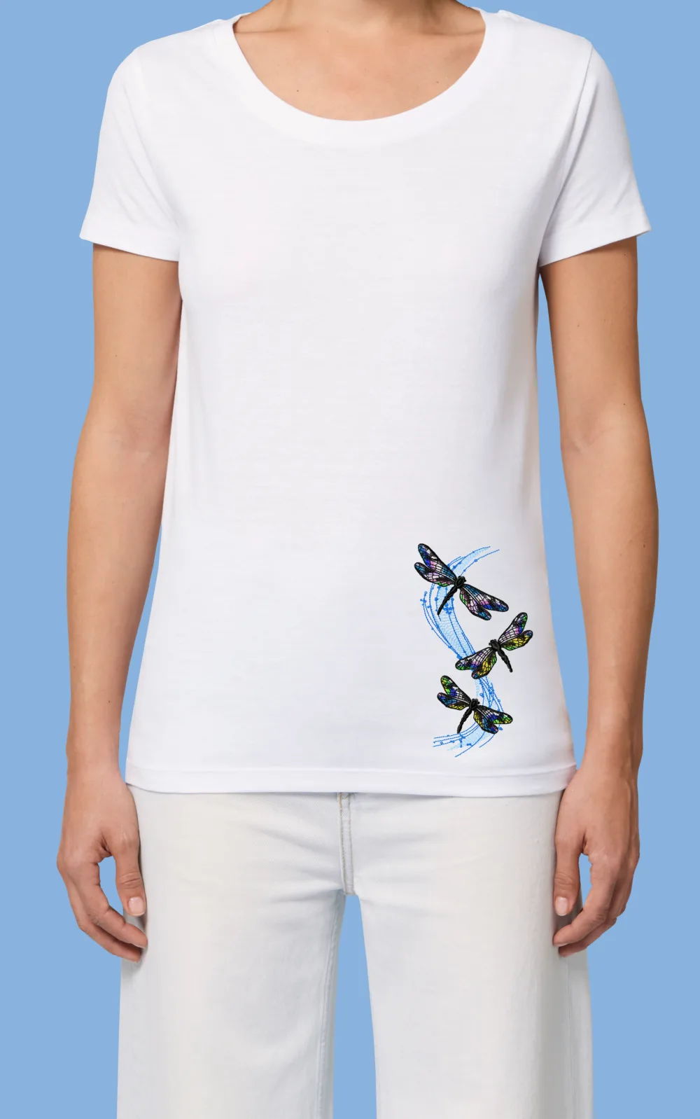 ragonfly_spray_white_woman_shirt Дамска тениска с бродерия Водно конче