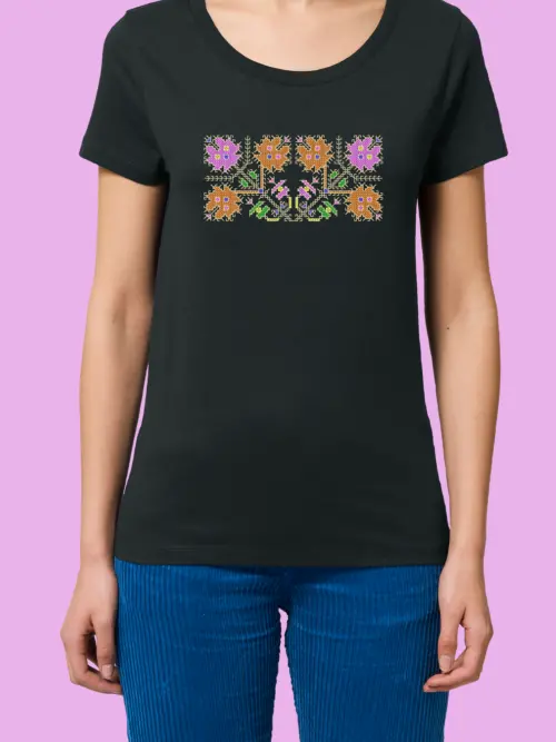 shevitsa13_cvetia_woman_black_shirt Дамска тениска с шевица Цветя