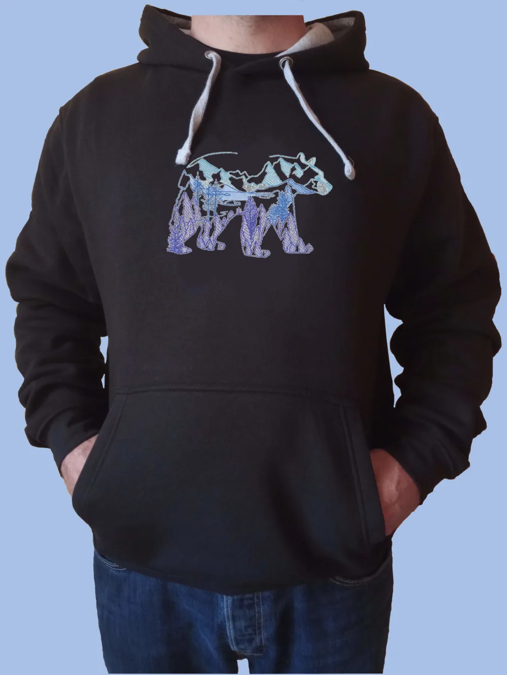 Мъжко худи с бродерия Дива мечка